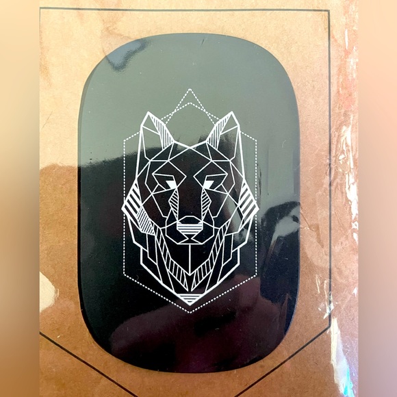 🔥Rhinoshield Grip Max Mag Safe Wolf🔥 - Picture 2 of 5